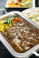 牛肉の赤ワイン煮 ヌードル添え（温製）